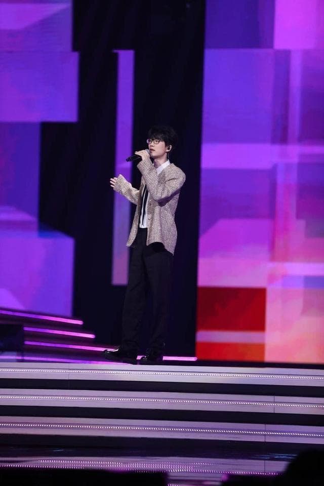 许嵩的成名史：从网络歌手到全能音乐人的蜕变