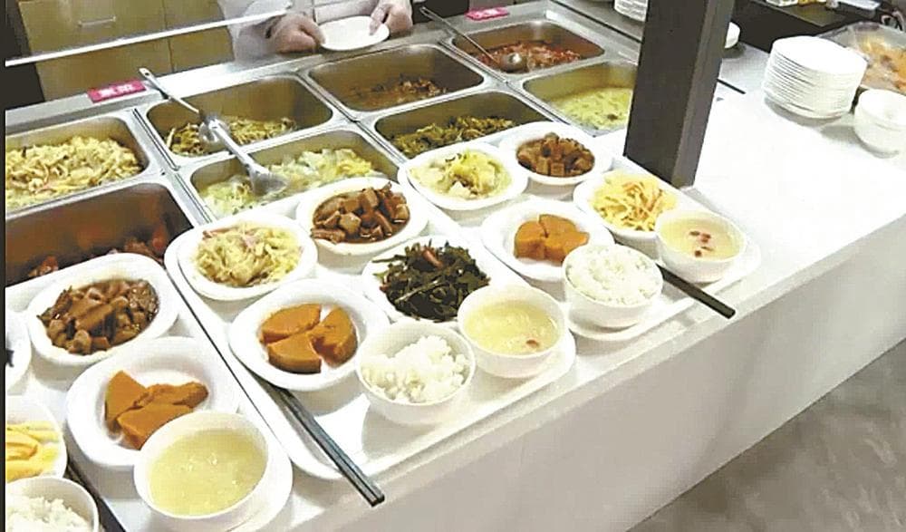 江苏盐城：一顿“热乎饭”，吃出晚年“幸福味”