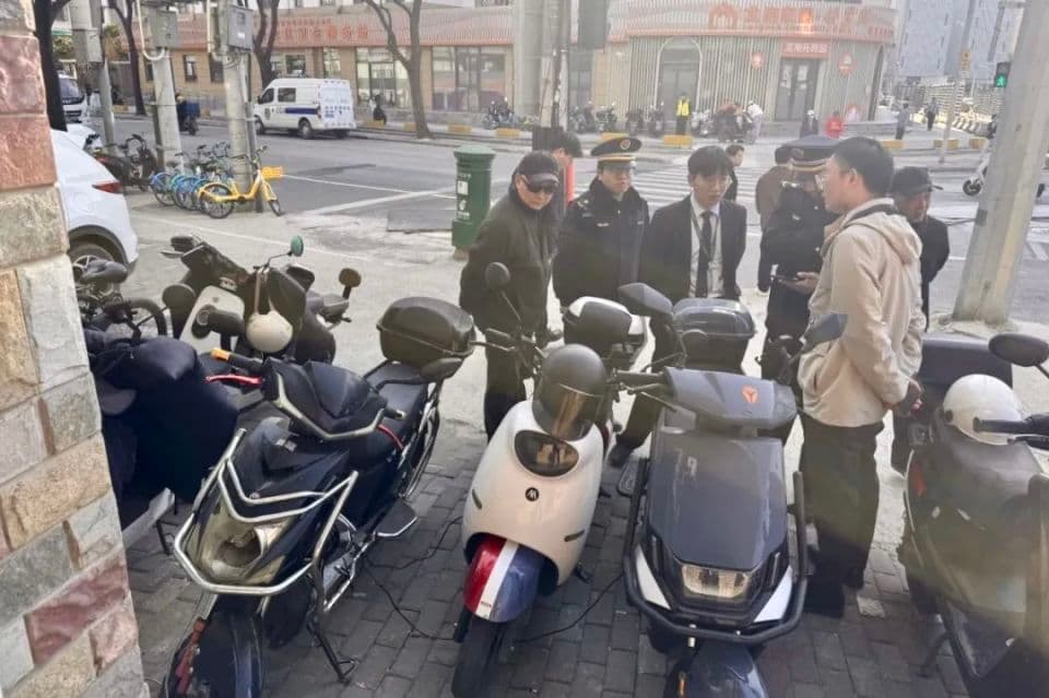 上海徐汇：专项执法整治"飞线充电"顽疾