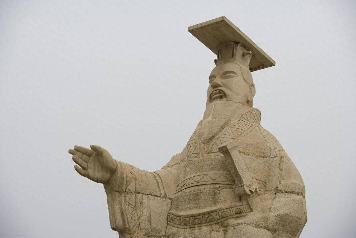 秦始皇的生平和成长背景