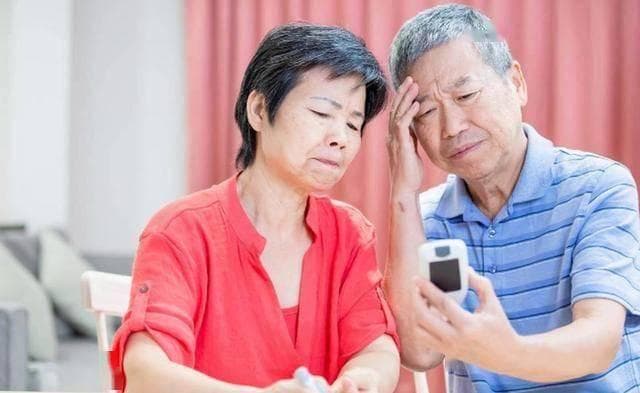 医生提醒：糖尿病患者慎喝这3种茶，小心血糖飙升