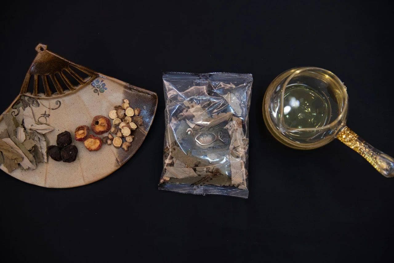 乌梅汤打败奶茶？中药代茶饮低至一两块，圈粉“脆皮”年轻人