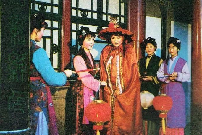 少读红楼：活灵活现的晴雯出场