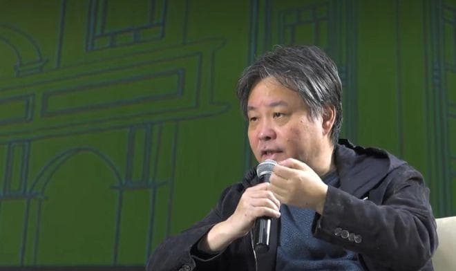 余华的《活着》，感动了无数人，为何当下文坛难再出此类作品？