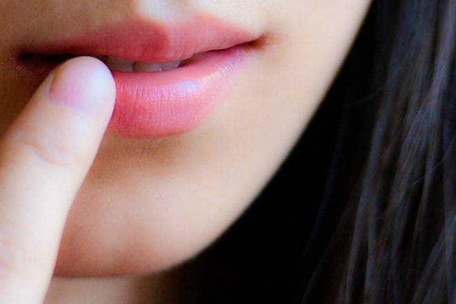 撒盐、喝柠檬汁……经常口腔溃疡，这些方法管用吗？