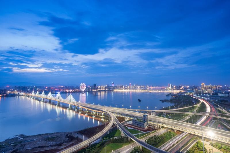 G25长深高速公路（杭宁高速公路）拟扩容至双向十、十二车道