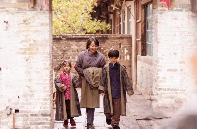 《小巷人家》：小巷里的大时代，平凡人生的不凡精神