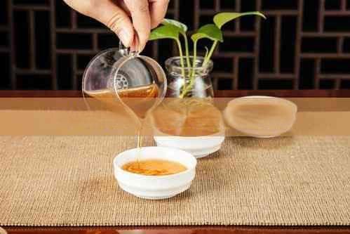 探寻成都华阳河畔的地道美食