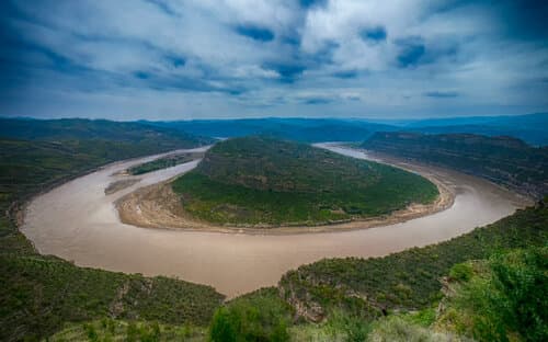 延川黄河乾坤湾景区：黄河蛇曲第一湾的自然人文之美