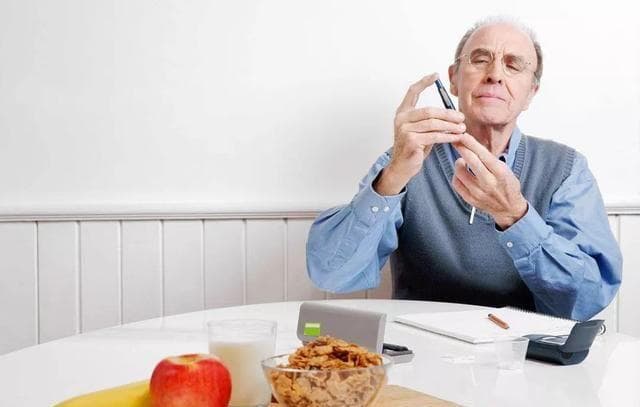 糖尿病患者可以吃蚝油吗?除了白糖以外,这3种调味料也要少吃