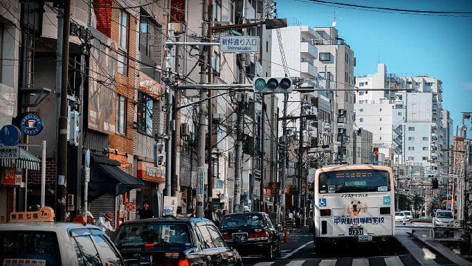 日本物价持续上涨：政府减少燃油补贴，汽油价格将在年底攀升
