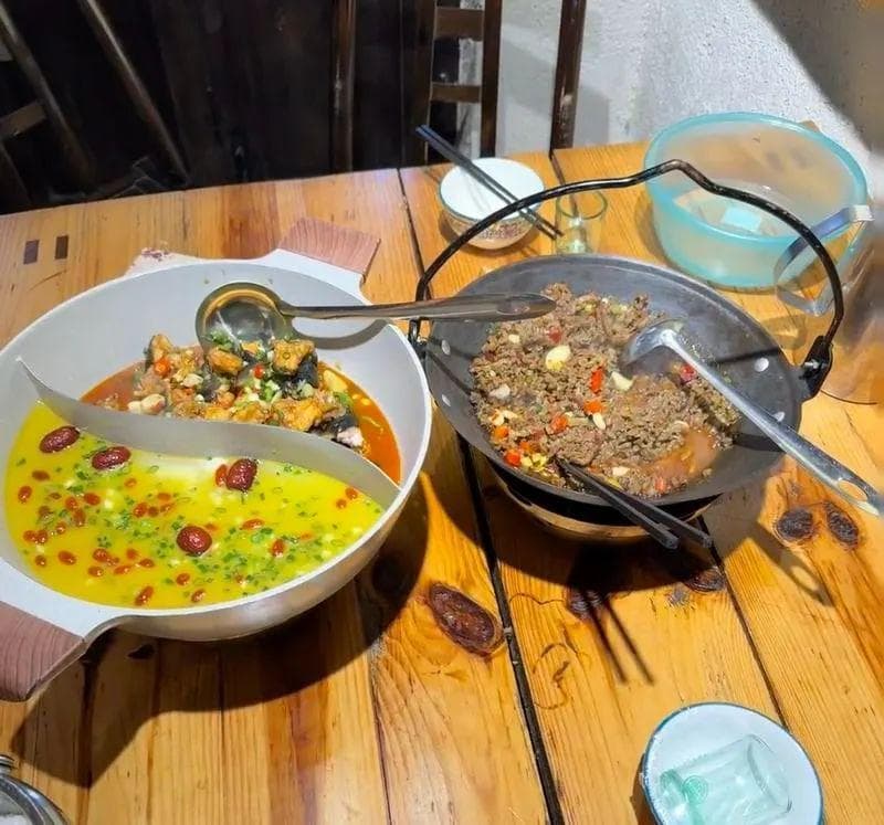 张家界饭店宰客事件：844元账单引发热议，当地已立案调查