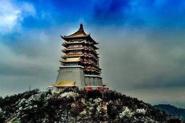 东方山景区：四季变换中的自然与人文交融 🌄