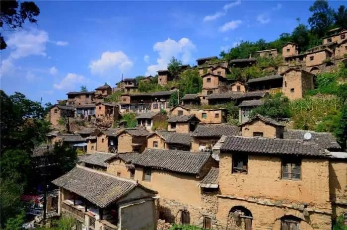山西大汖温泉：亚洲稀有高温氡泉，富含40多种矿物质