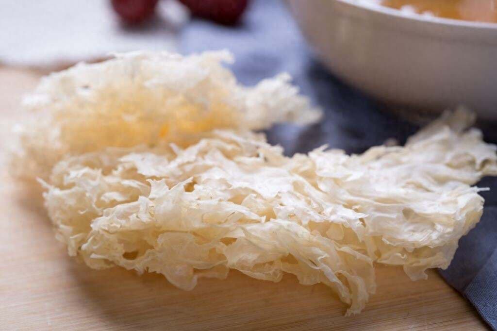 银耳的5大功效与作用，这些人不适合食用