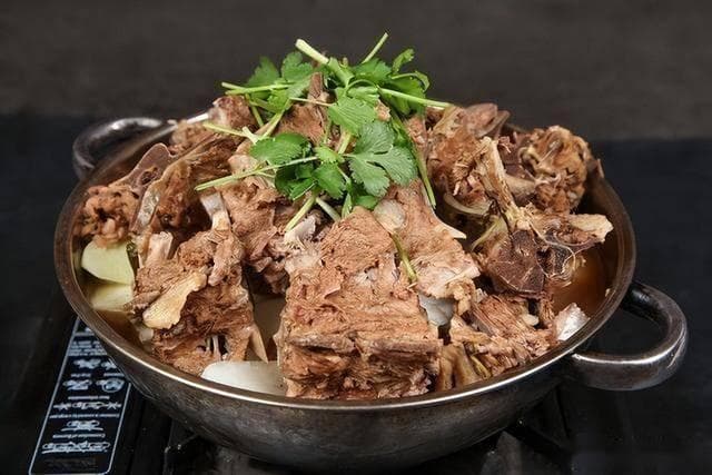冬天，别只知道吃猪肉，内行人专买它吃，高钙高蛋白，滋补解馋！