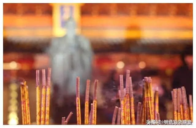 如今社会，烧香拜佛，真的能改变一个人命运吗？