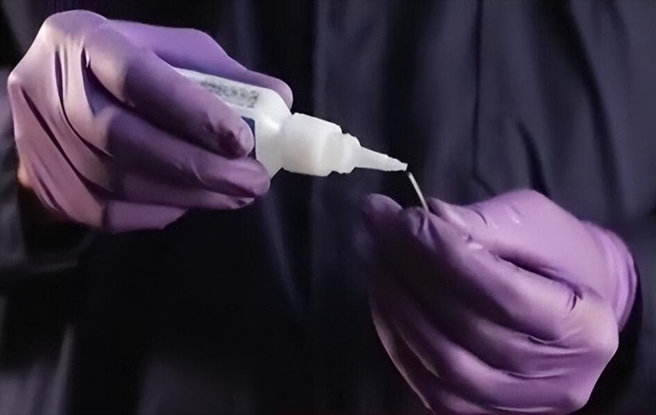 粘手办用哪种胶水？