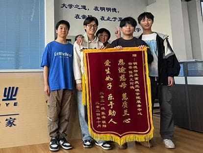 双向奔赴，让这位"退休"宿管阿姨不愿离开......