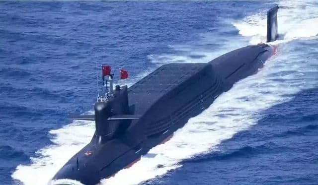 093A型攻击核潜艇：静音隐形与鹰击18导弹的完美结合