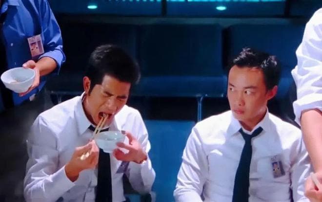 地方性苍蝇小馆，正在被年轻人挤爆