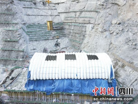 中国工程师在高寒高海拔区域挑战混凝土筑坝技术难题