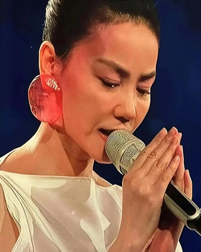 从王菲春晚表现领悟：接受与释然，方能自如