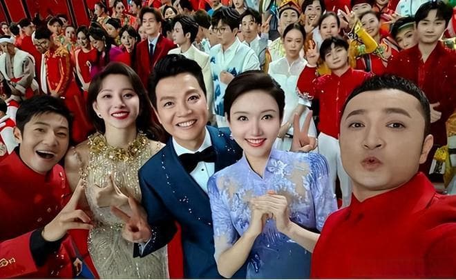 沈马组合第九次牵手，李宇春再战春晚