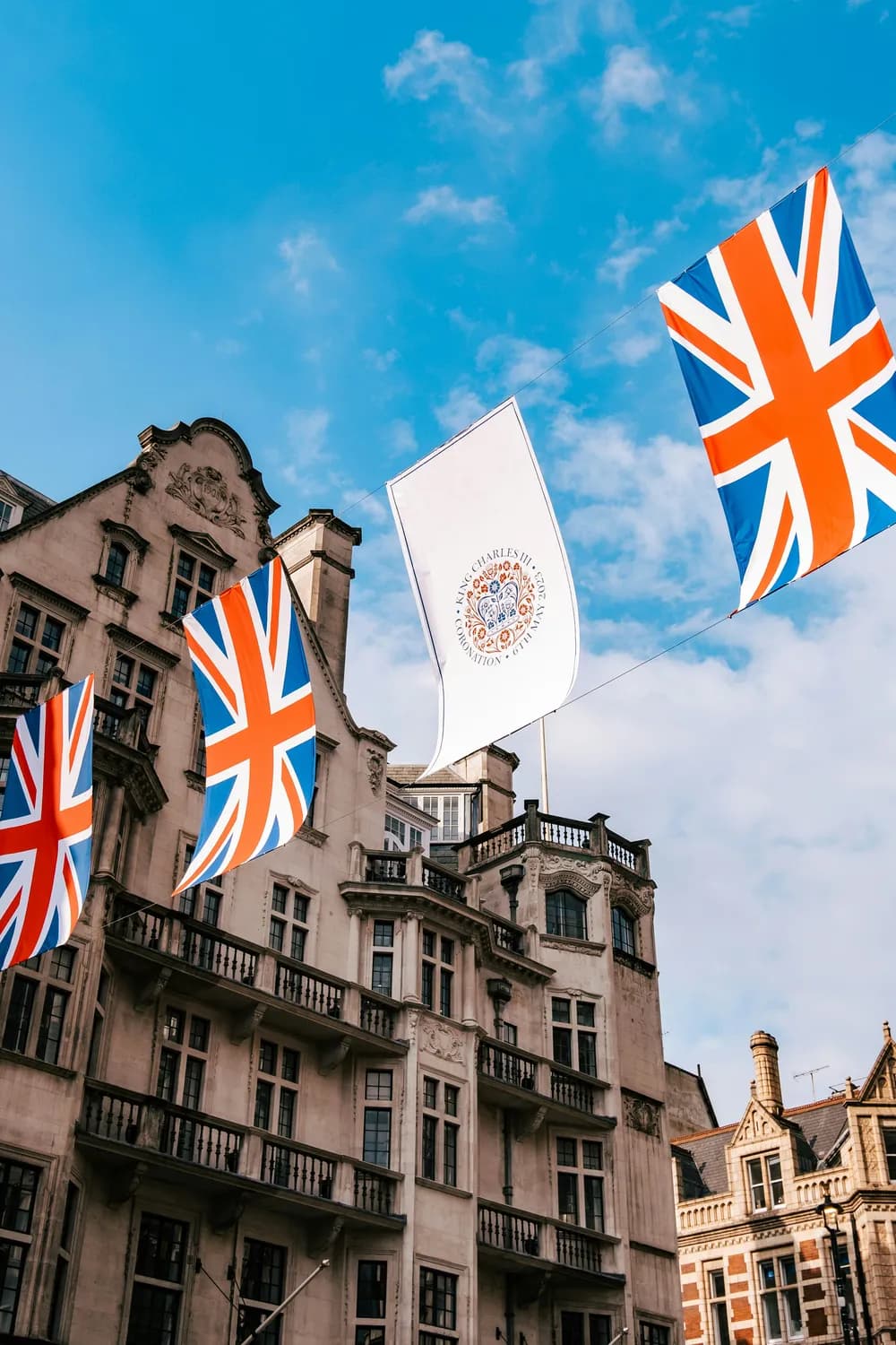 英式英语 vs. 美式英语：谁更能代表正宗？