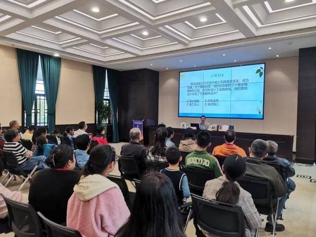 鲁滨逊为何能缔造“生存神话”？专家解读《鲁滨逊漂流记》经典魅力