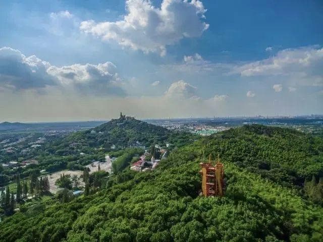 不在浦东，上海的另一座“双子山”历史更悠久